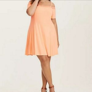 TORRID LACE TRIM COLD SHOULDER FLUTED DRESS SIZE 2X